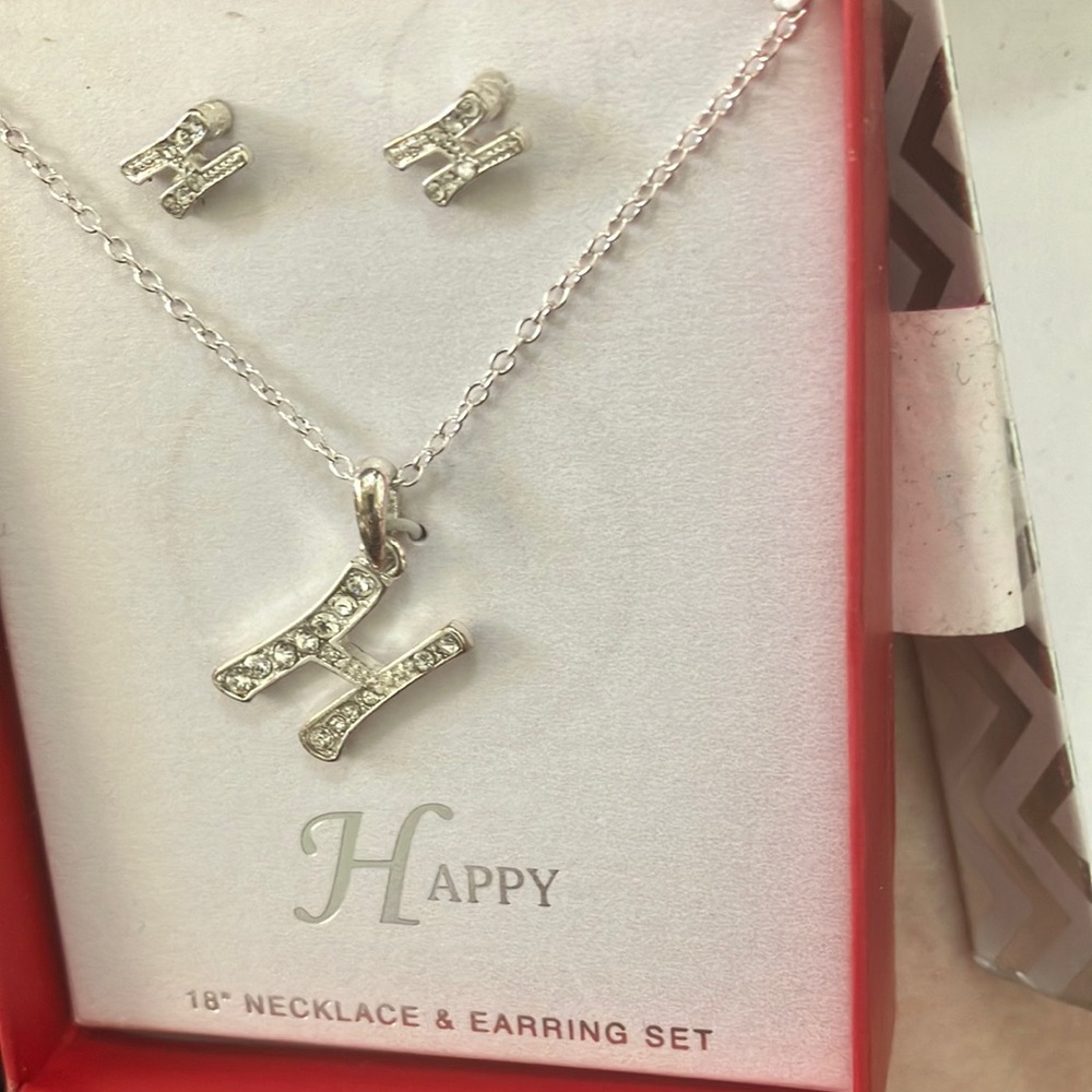 Happy necklace and earring set